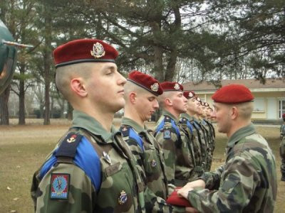 Armée de Terre: Revue "Béret rouge" de la 11ème brigade parachutiste 