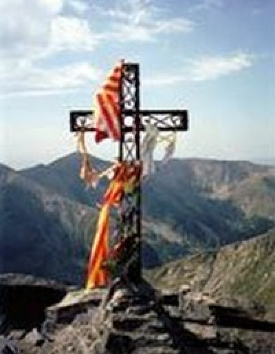 Plus de croix religieuses  sur les sommets des montagnes catalanes installées par l’armée