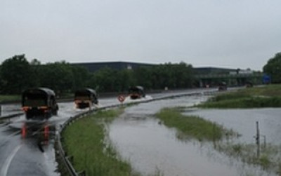 OPÉRATION MOÏSE : Les armées au secours des sinistrés du Loiret.