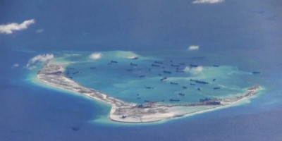 ETRANGER : Tensions en mer de Chine - L’ Australie fait enfler son budget militaire.