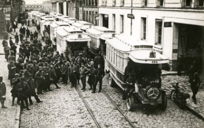 11 NOVEMBRE. Itinérance des taxis de la Marne en septembre 1914. LIBRE OPINION de Dominique BAUDRY.