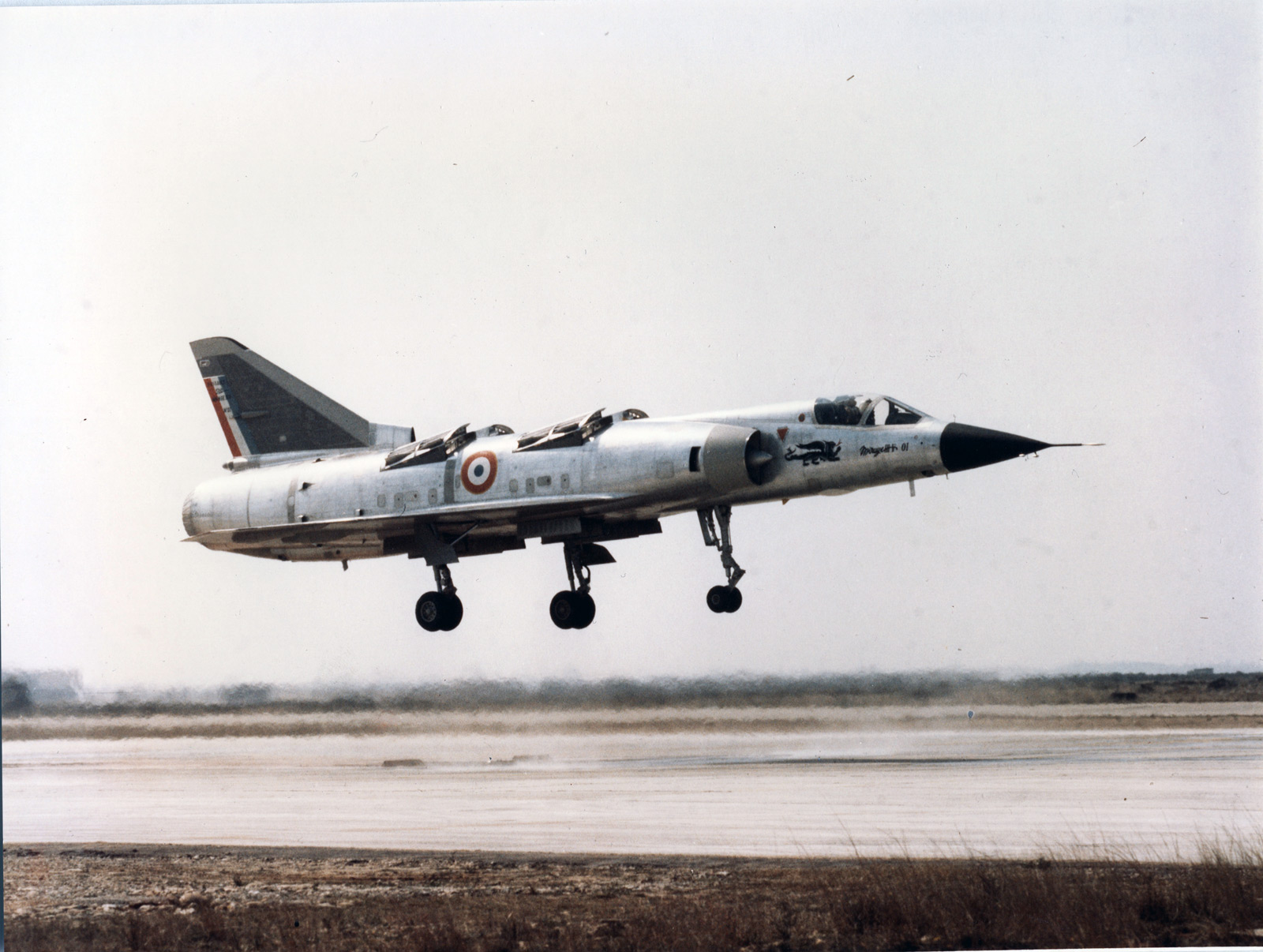 premier vol stationnaire du Mirage III V